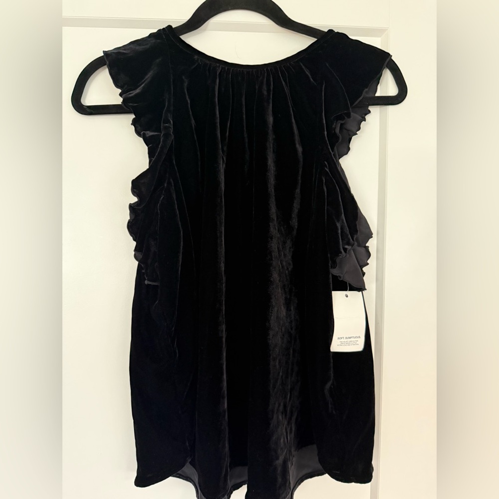 Gap— Women’s Elegant Black Velvet Top